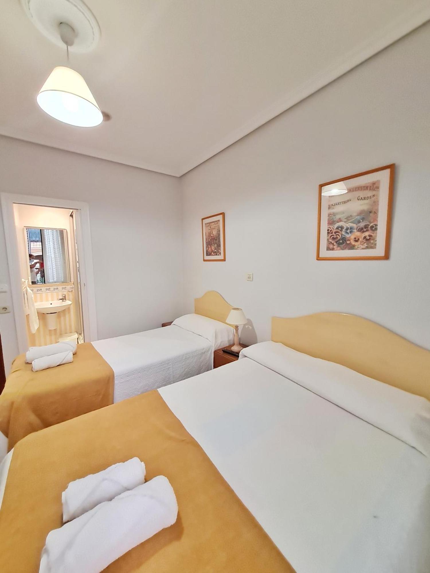 Pension San Lorenzo ซานเซบาสเตียน ห้อง รูปภาพ