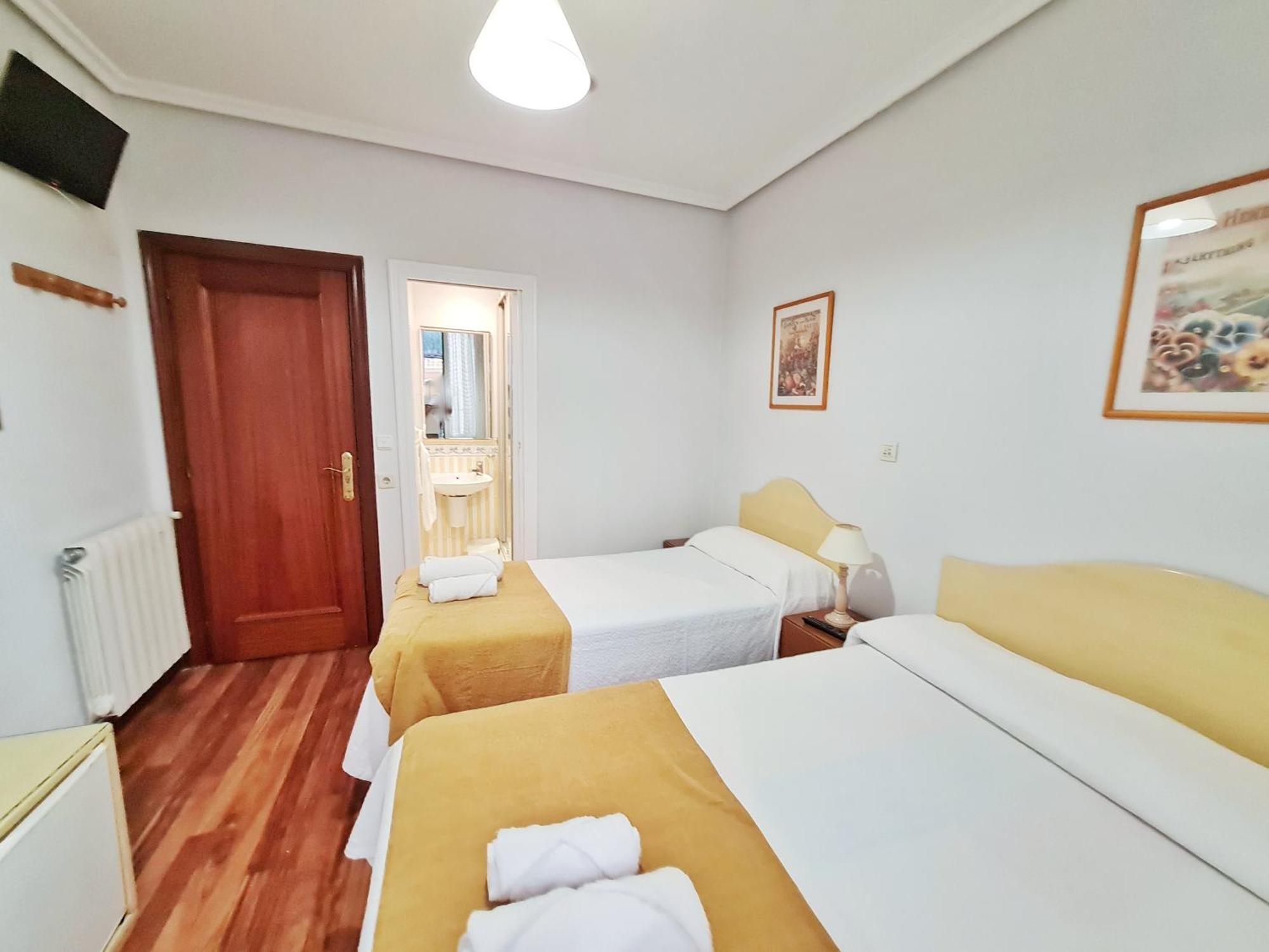 Pension San Lorenzo ซานเซบาสเตียน ห้อง รูปภาพ